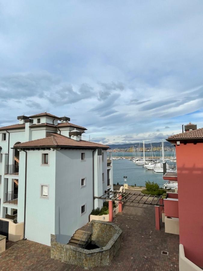 Apartment Claudia Múggia Екстериор снимка